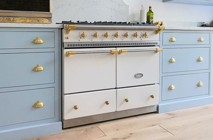 Brass in the Kitchen: Why this Metallic Finish is Having a Moment