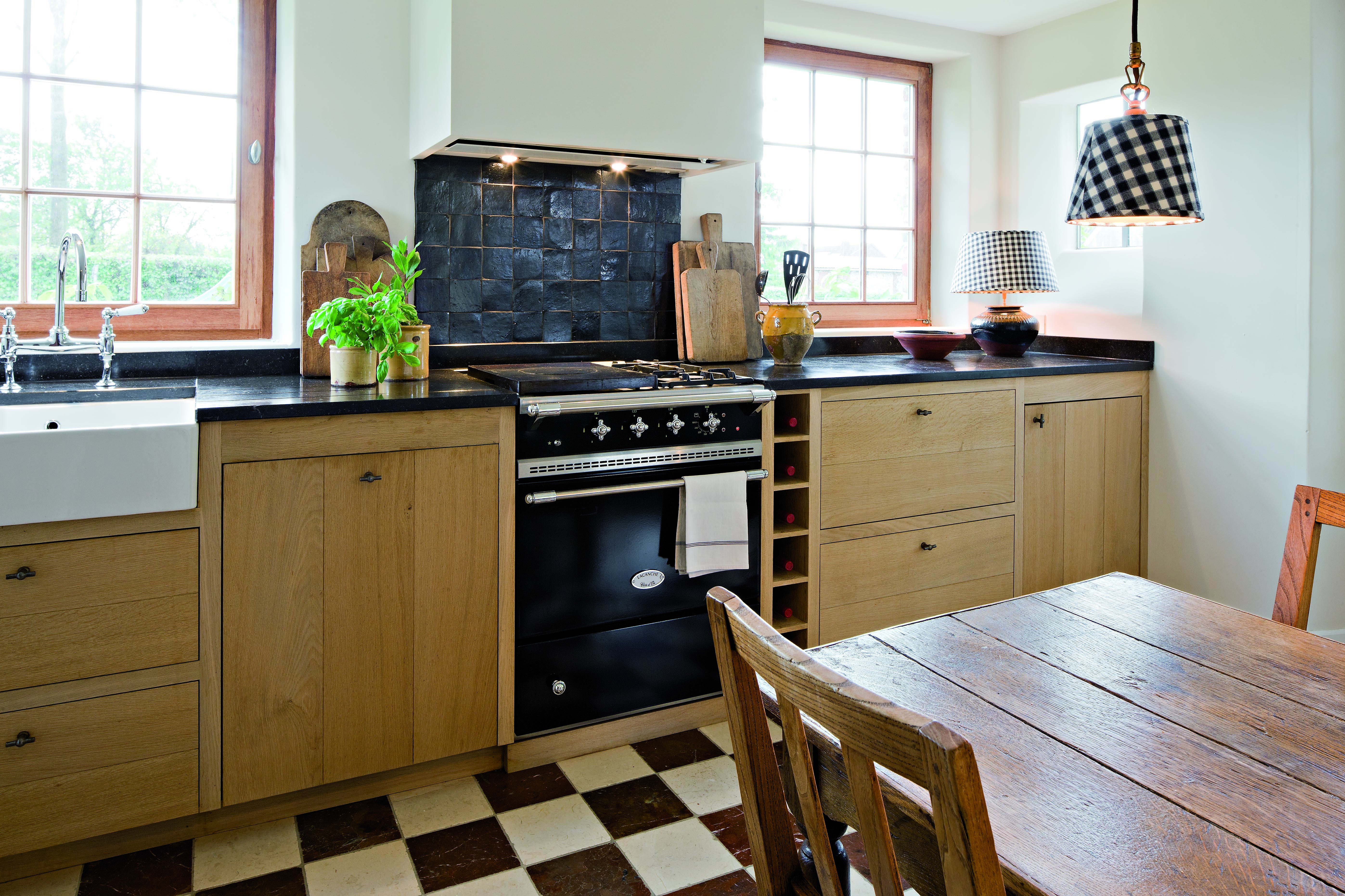 (Credit: In Tempo; Lacanche’s Cormatin Classic 70cm dual fuel range cooker in Black with a chrome trim)