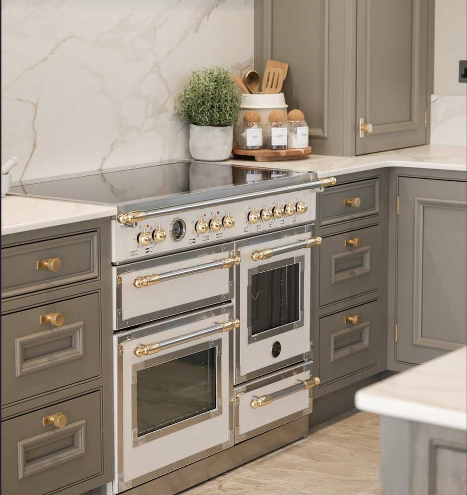 Credit: Laura Dalla Interiors with the Bertazzoni Heritage 100 XG Induction